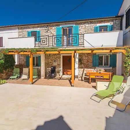 Casa Dina Valbandon Holiday home