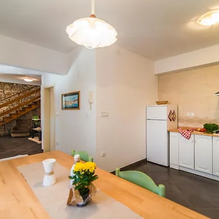 Casa Dina Valbandon *