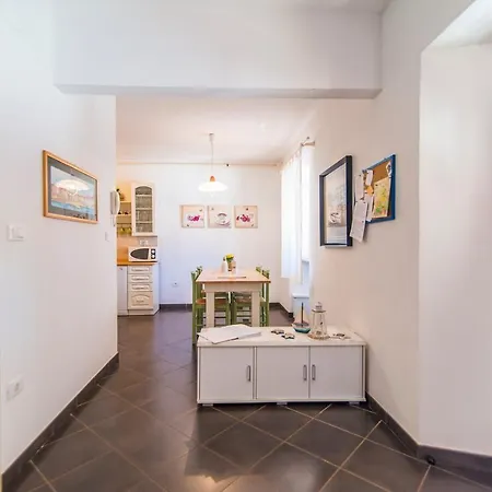 Casa Dina Valbandon Fondole